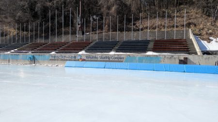 岡谷市やまびこ国際スケートセンターへ